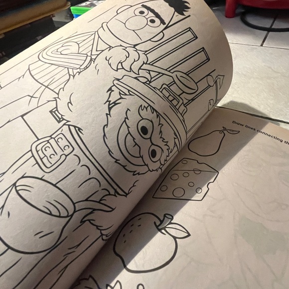 Disney 101 Dalmatians & Sesame Street Jumbo Coloring & Activity book lot of 2 - Picture 7 of 10